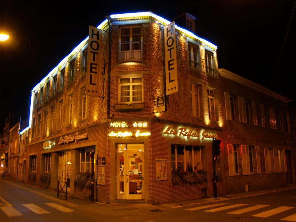 Les Reflets Jaunes Givet Esterno foto
